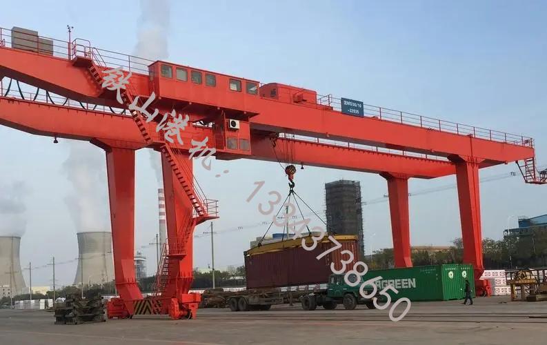 江蘇常州岸邊集裝箱起重機廠家起重機進行檢查都是哪些內(nèi)容呢？
